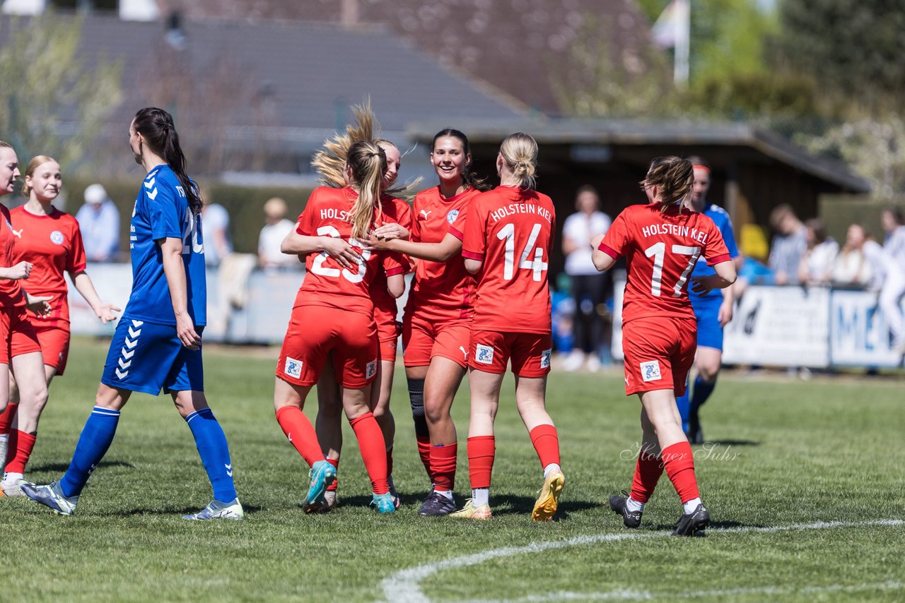 Bild 237 - F TSV Zarpen - Holstein Kiel II : Ergebnis: 2:6